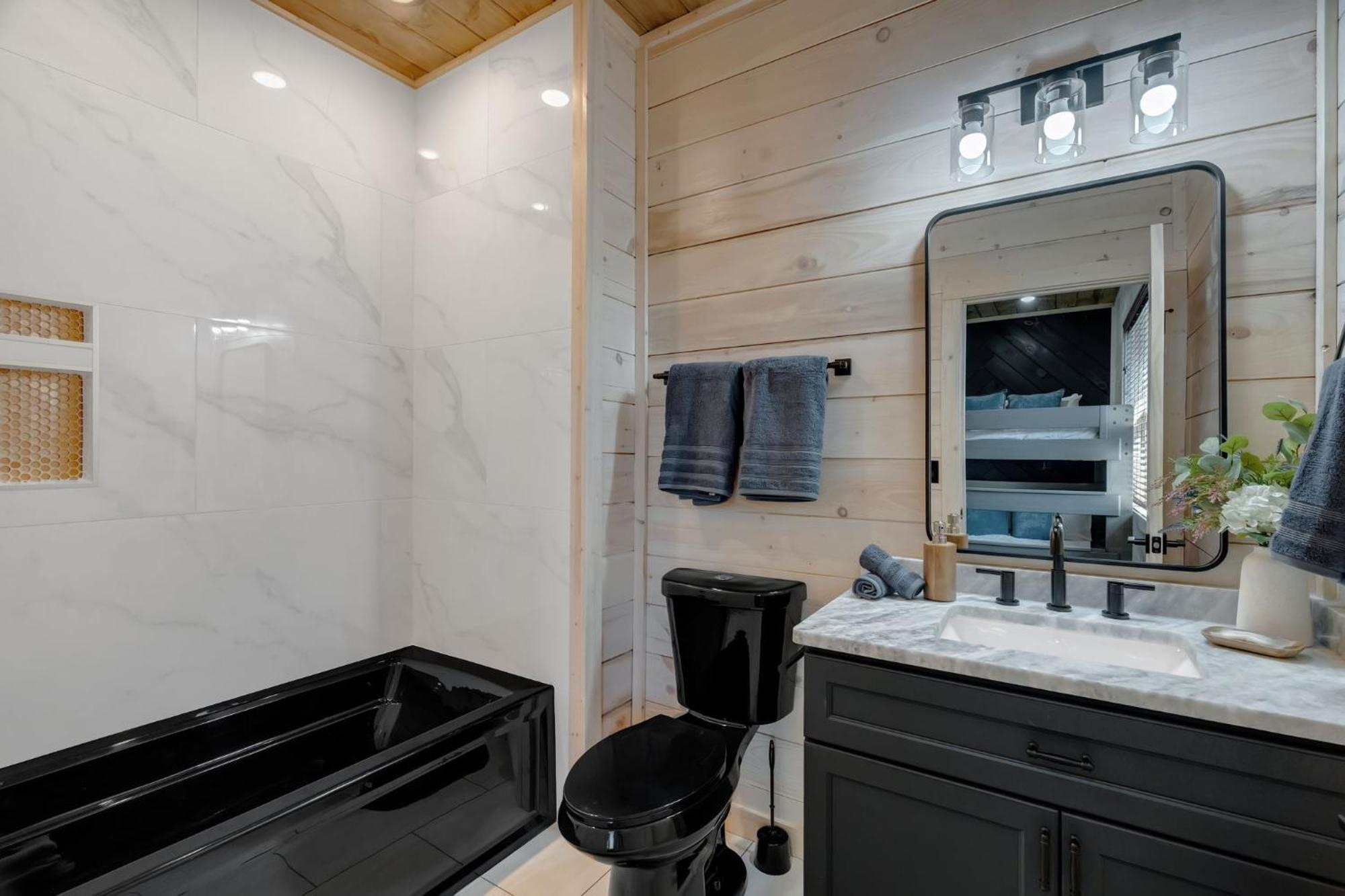 Vila New Luxury Cabin With Indoor Pool, Hot Tub, & Theater Pigeon Forge Exteriér fotografie